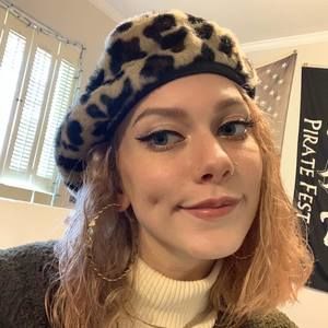 Meet your Posher, Alexis